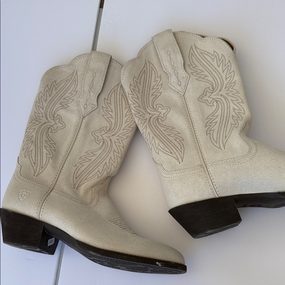 Ariat Cream Heeled Boots